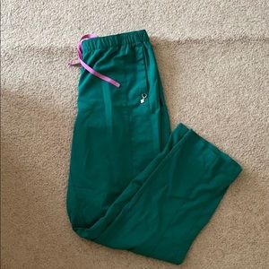 GREEN VERA BRADLEY SCRUB PANTS